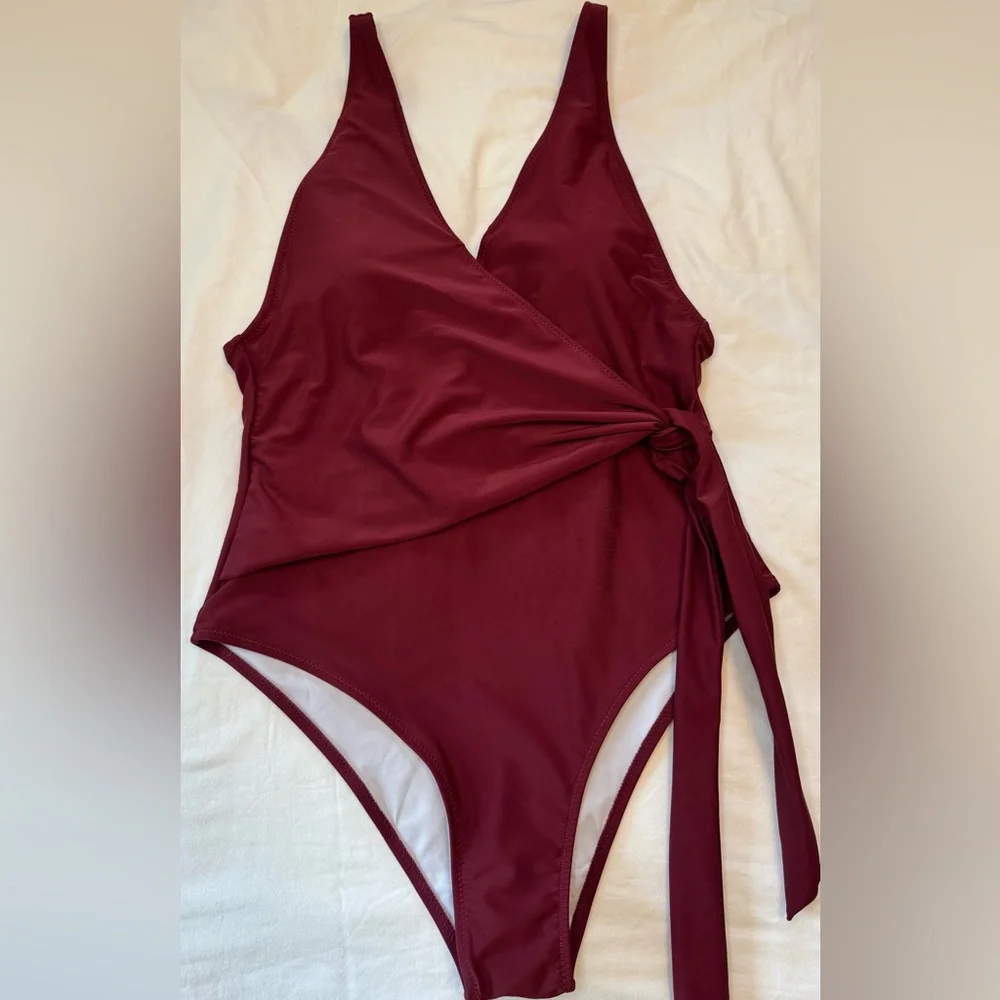 NWT Cupshe One Piece Swimsuit Wrap Side Tie Bathing Suit Size Large Burgundy - Picture 4 of 11